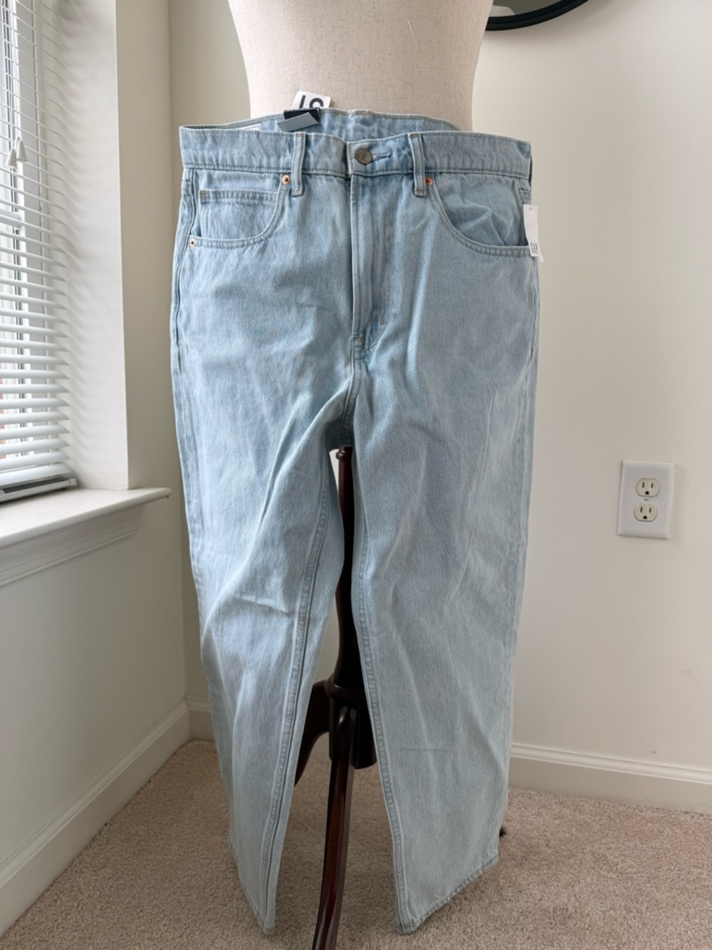 GAP High-Rise Relaxed Barrel Jeans in Light Blue